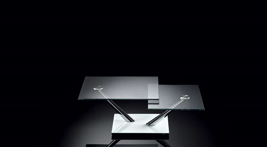 שולחן קפה בעל רגלי ניקל כרום ומנגנון חשמלי לפתיחת שתי כנפיים. רשת 