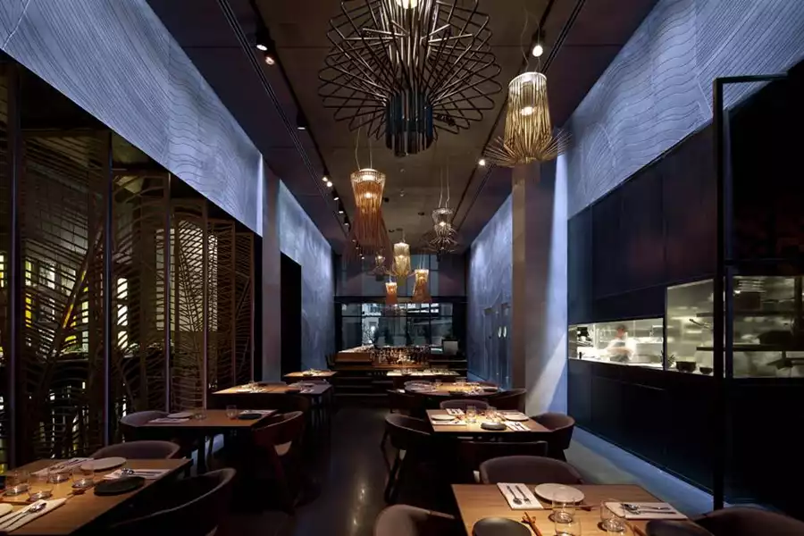 מסעדת טאיזו ׀ תכנון ברנוביץ אמית ופיצו קדם אדריכלים ׀ תאורה אורלי אלקבס ׀ צילום עמית גרון
