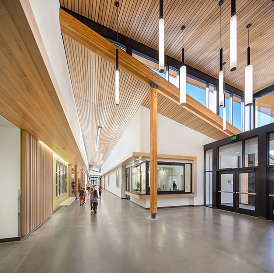 שם הפרויקט: Cascades Academy of Central Oregon in Tumalo, OR משרד אדריכלים: Hennebery Eddy Architects, Inc.