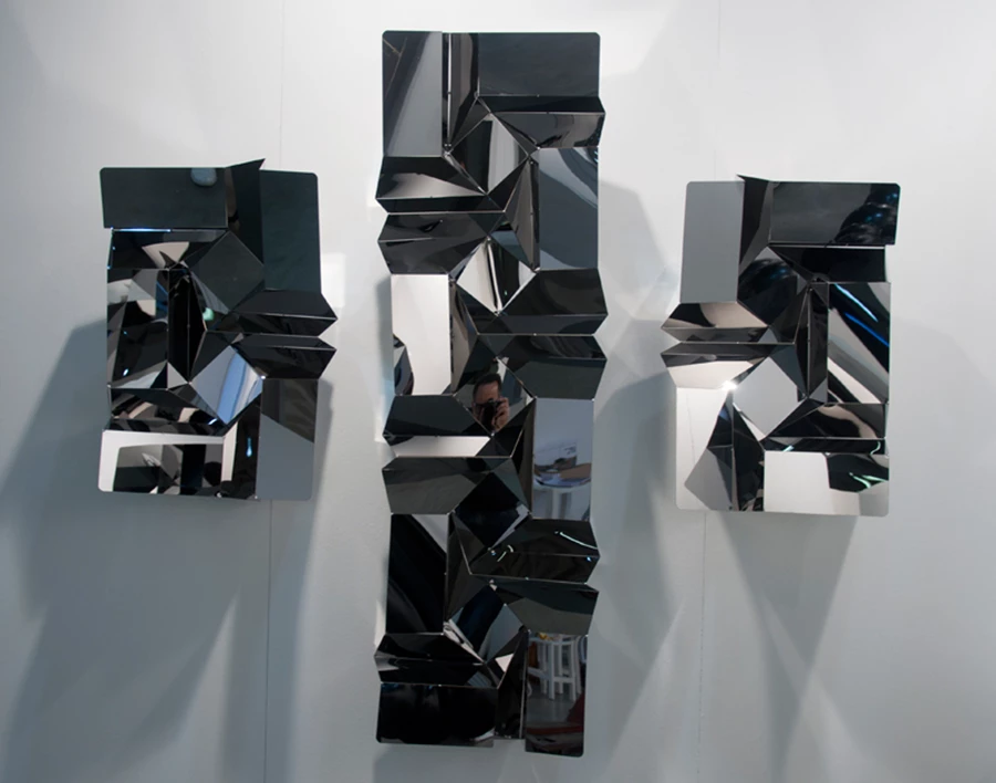 Cross installation, נירוסטת מראה מקופלת, תערוכת Miart 2013 במילאנו, עיצוב לגלריית 
