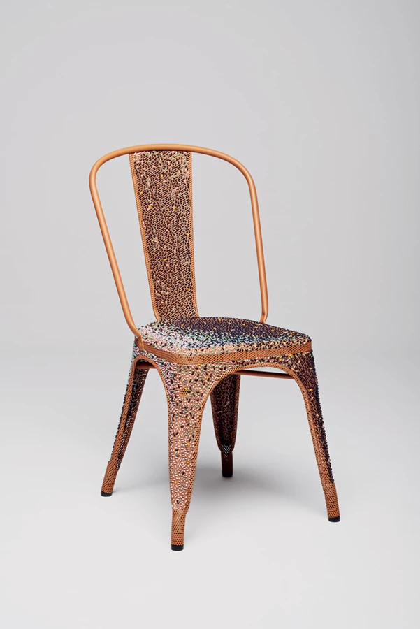 לרגל שמונים שנה שחגג כיסא A האייקוני של חברת TOLIX: גרסת העיצוב של הרקנר, שהיה בין המעצבים המובילים שהוזמנו לתת לו פרשנות חדשה ואישית לכבוד 